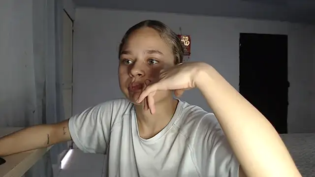 LittleCheerry69 online show from 27, 3, 2026