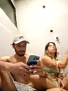 Snapshot of Valentino2325 chatting on 24, 9, 2025 Valentino2325 online show from 24, 9, 2025