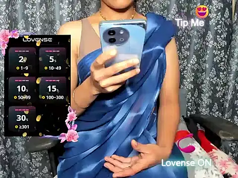 Queen-Bee143 online show from 3, 2, 2026