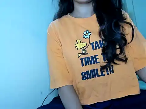 Queen-Bee143 online show from 25, 2, 2026