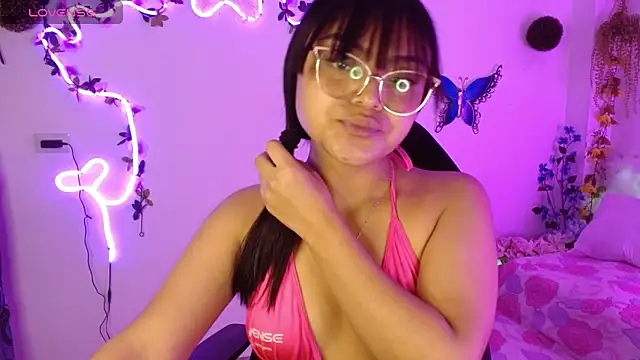 Snapshot of kathia_077 chatting on 27, 9, 2025 kathia 077 online show from 27, 9, 2025