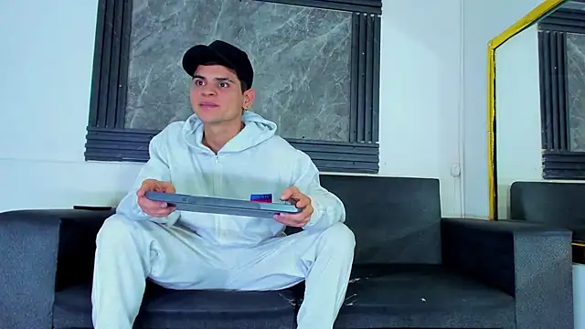 liam coleman25 online show from 19, 2, 2026