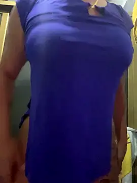 Snapshot of belinda_1 chatting on 9, 10, 2025 belinda 1 online show from 9, 10, 2025