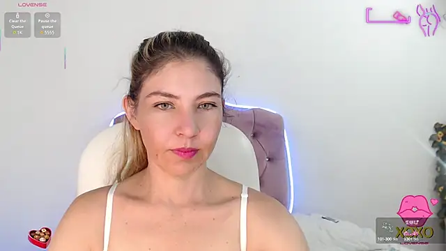 Snapshot of vanessa_21__ chatting on 6, 10, 2025 vanessa 21 online show from 6, 10, 2025