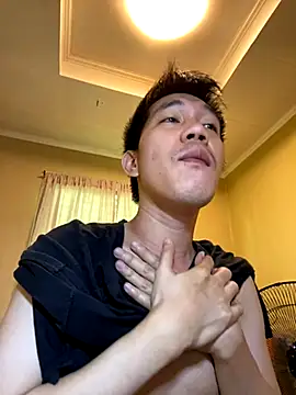 Snapshot of asian_guy_69 chatting on 2, 10, 2025 asian guy 69 online show from 2, 10, 2025