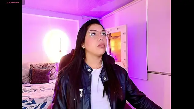 kloe28 online show from 14, 11, 2025