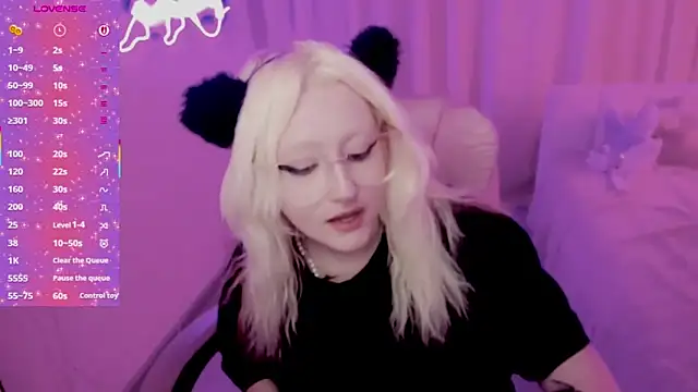 JuliaSharkk online show from 22, 11, 2025