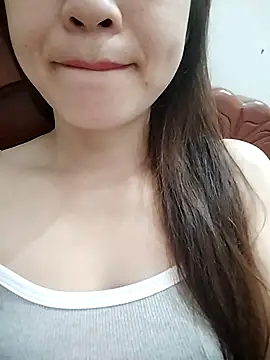 Girl Shy2000 online show from 24, 10, 2025