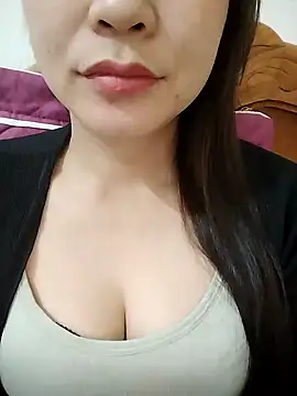 Girl Shy2000 online show from 11, 11, 2025