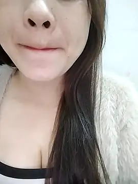 Girl Shy2000 online show from 26, 11, 2025