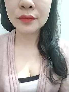 Girl Shy2000 online show from 6, 1, 2026