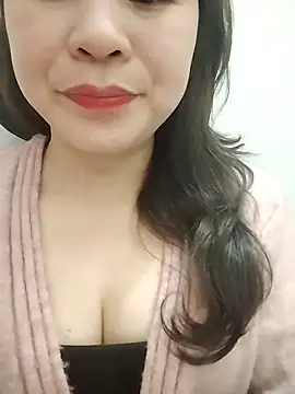 Girl Shy2000 online show from 7, 2, 2026