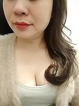 Girl Shy2000 online show from 11, 3, 2026