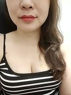 Snapshot of Girl_Shy2000 chatting on 22, 4, 2026 Girl Shy2000 online show from 22, 4, 2026