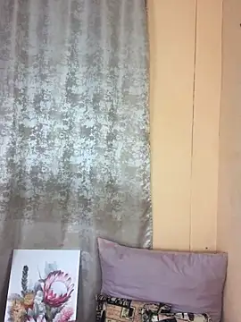 Caramel102004 online show from 14, 10, 2025