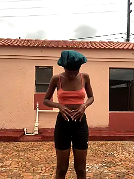 Caramel102004 online show from 19, 12, 2025