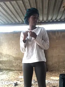 Caramel102004 online show from 21, 12, 2025