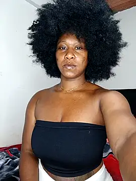 Snapshot of Opal_S chatting on 18, 11, 2025 Opal S online show from 18, 11, 2025