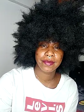 Snapshot of Opal_S chatting on 25, 11, 2025 Opal S online show from 25, 11, 2025