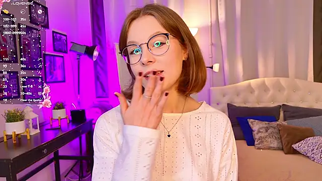 Snapshot of Bubblegum_Babe_ chatting on 18, 10, 2025 Bubblegum Babe online show from 18, 10, 2025