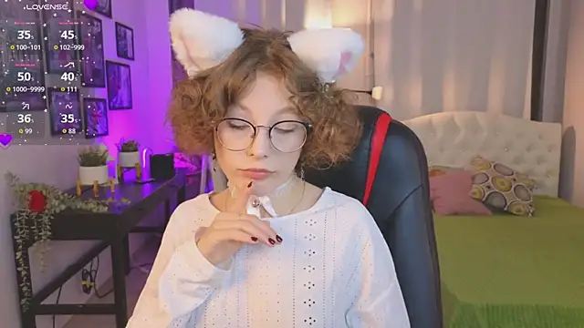 Snapshot of Bubblegum_Babe_ chatting on 29, 10, 2025 Bubblegum Babe online show from 29, 10, 2025