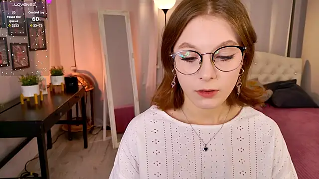 Snapshot of Bubblegum_Babe_ chatting on 19, 11, 2025 Bubblegum Babe online show from 19, 11, 2025