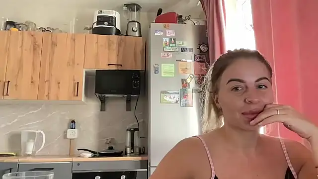 Miravynn online show from 3, 4, 2026