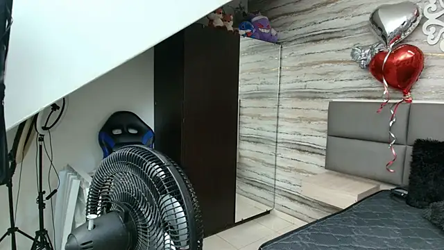 Snapshot of Lovers_21 chatting on 14, 2, 2026 Lovers 21 online show from 14, 2, 2026