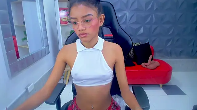 adisson petite1 online show from 26, 10, 2025