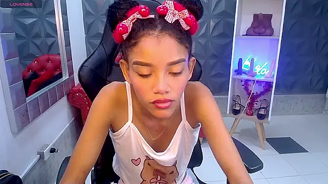 adisson petite1 online show from 23, 2, 2026