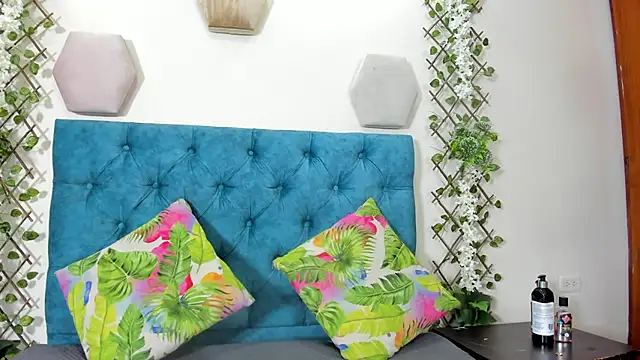 Snapshot of violett__rousee chatting on 30, 9, 2025 violett rousee online show from 30, 9, 2025