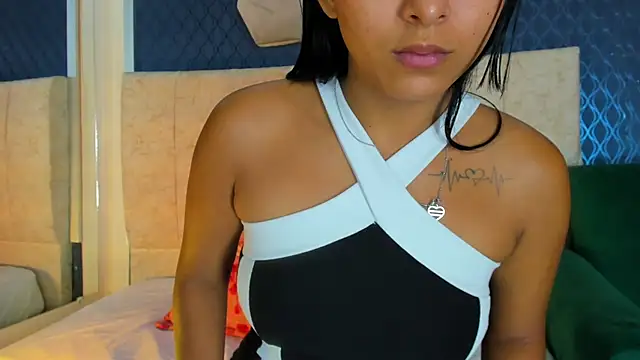 Snapshot of violett__rousee chatting on 16, 10, 2025 violett rousee online show from 16, 10, 2025