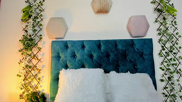 Snapshot of violett__rousee chatting on 21, 10, 2025 violett rousee online show from 21, 10, 2025