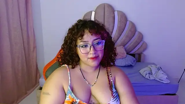 Snapshot of BlueeVelvet chatting on 7, 10, 2025 BlueeVelvet online show from 7, 10, 2025