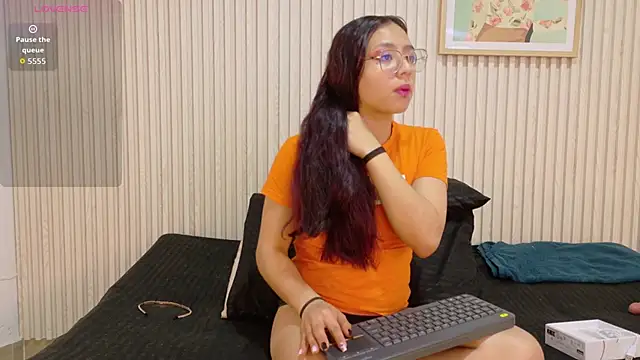 Abrilmirren online show from 28, 10, 2025