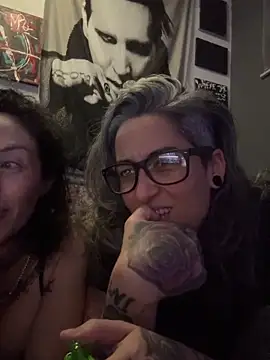 Snapshot of inkdmagz chatting on 1, 4, 2026 inkdmagz online show from 1, 4, 2026