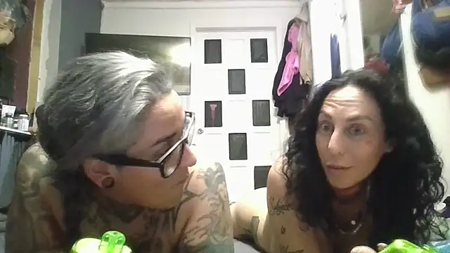 Snapshot of inkdmagz chatting on 26, 6, 2026 inkdmagz online show from 26, 6, 2026