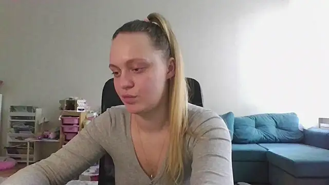 Cynoraye online show from 4, 3, 2026