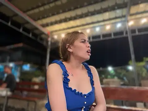 Snapshot of LaylaBurikat chatting on 26, 9, 2025 LaylaBurikat online show from 26, 9, 2025