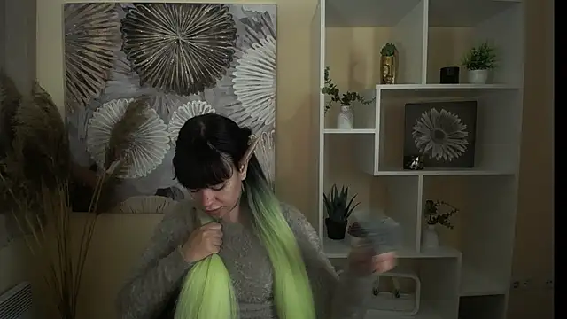 Snapshot of Dream_Caster_ chatting on 5, 10, 2025 Dream Caster online show from 5, 10, 2025