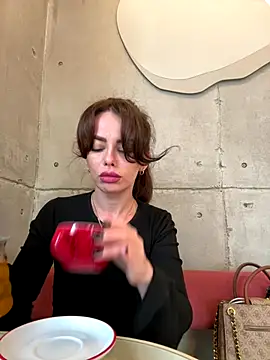 Snapshot of Brilliant-Dew-Kiss chatting on 28, 9, 2025 Brilliant-Dew-Kiss online show from 28, 9, 2025