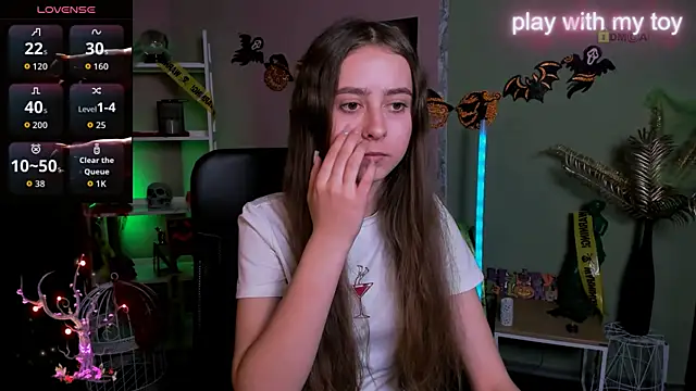 Snapshot of rebecca_smile chatting on 29, 10, 2025 rebecca smile online show from 29, 10, 2025