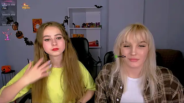 Snapshot of rebecca_smile chatting on 31, 10, 2025 rebecca smile online show from 31, 10, 2025