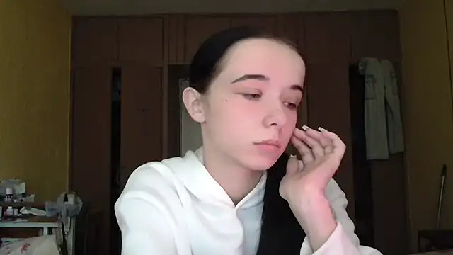 Emilia Light online show from 20, 10, 2025