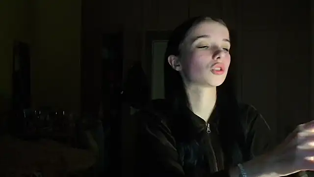 Emilia Light online show from 29, 3, 2026