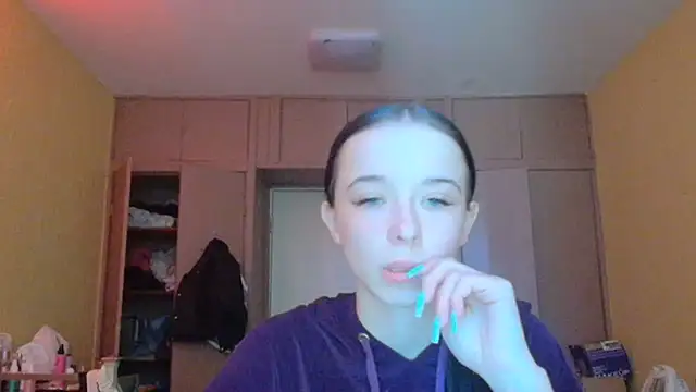 Emilia Light online show from 25, 4, 2026