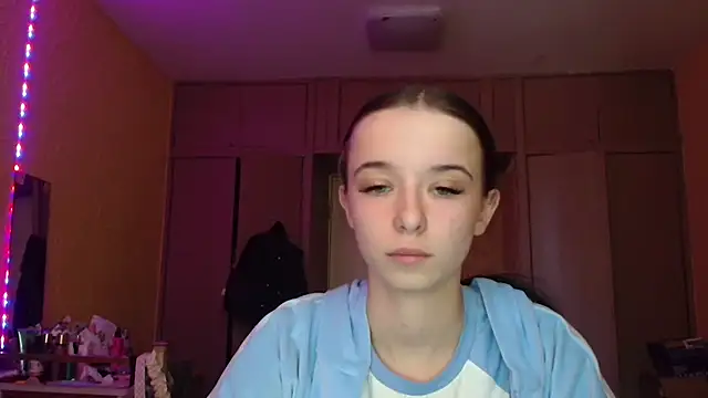 Emilia Light online show from 27, 4, 2026