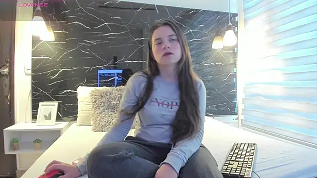 ZOE LE online show from 13, 1, 2026