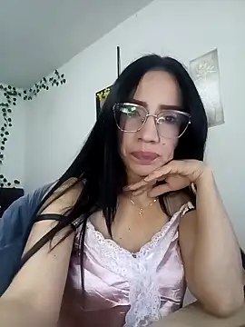 YaraDuartee online show from 2, 11, 2025