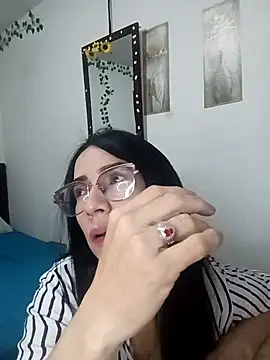 YaraDuartee online show from 17, 12, 2025